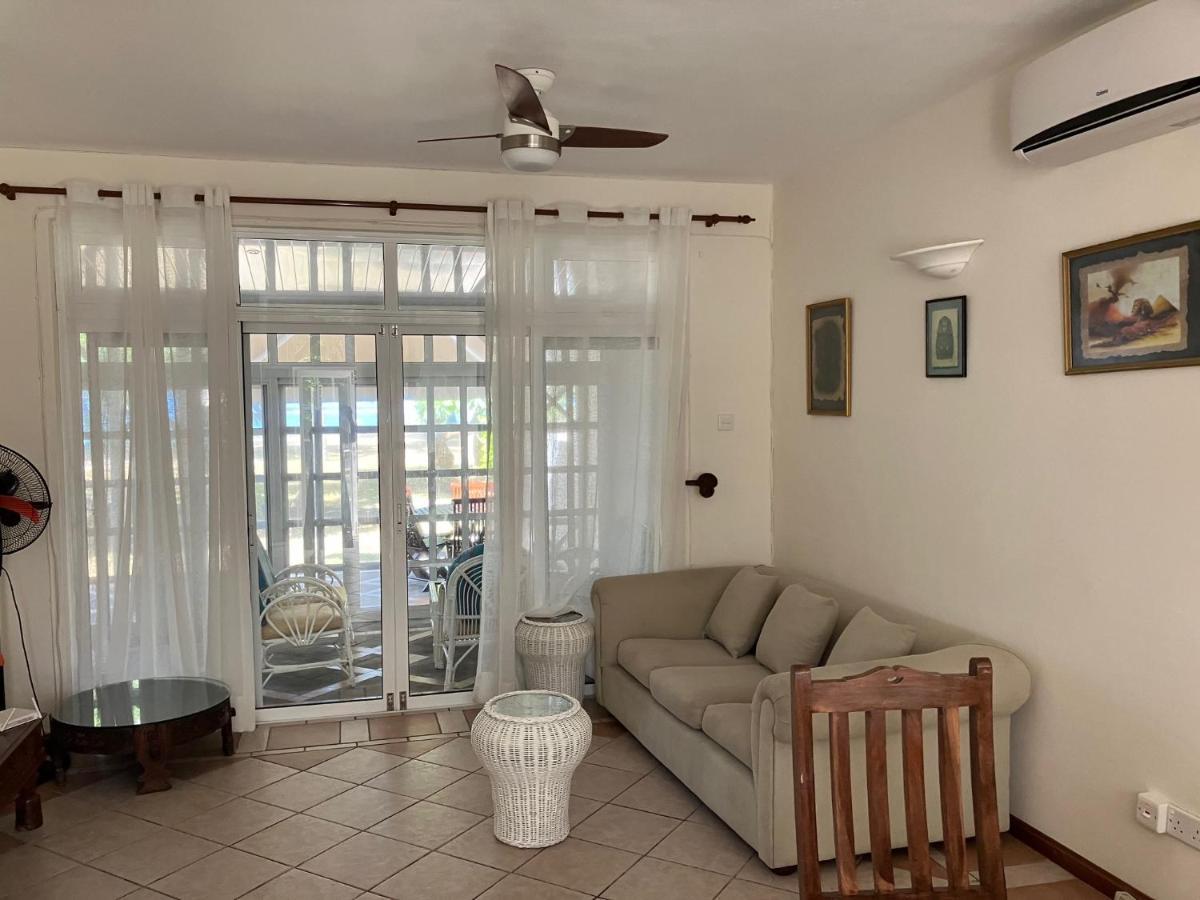 Fully Furnished Luxury Villa 3 Right On A Blue Ocean Belle Mare Exterior photo