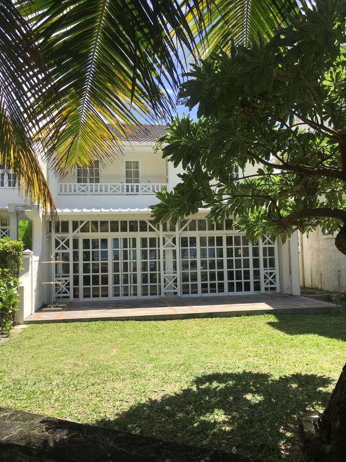 Fully Furnished Luxury Villa 3 Right On A Blue Ocean Belle Mare Exterior photo